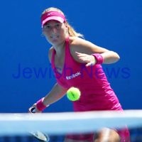 17-1-12. Australian Open 2012. Womens Round 1. Shahar Peer v Isabella Holland. Photo: Peter Haskin 17-1-12. Australian Open 2012. Womens Round 1. Shahar Peer v Isabella Holland. Photo: Peter Haskin