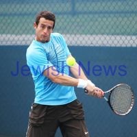 Maccabi Tennis pennent . 26-5-12. Paul Arber. Photo: Peter Haskin