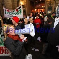 5-6-12. Anti Israel protest outside the Hotel Windsor, Melbourne at the annual ZCV Yom Ha atzmaut cocktail party. Photo: Peter Haskin