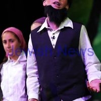 Sholem Aleichem College. "Fiddler On The Roof". Phoenix Theatre. Photo: Peter Haskin Sholem Aleichem College. "Fiddler On The Roof". Phoenix Theatre. Photo: Peter Haskin