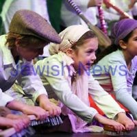 Sholem Aleichem College. "Fiddler On The Roof". Phoenix Theatre. Photo: Peter Haskin Sholem Aleichem College. "Fiddler On The Roof". Phoenix Theatre. Photo: Peter Haskin