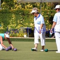 23-2-14. Victorian Jewish Lawn Bowls Championships. Caulfield Park Lawn Bowls Club. Rosemarie Todes measuring a bowl during the semi final. Photo: Peter Haskin