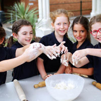 8-4-14. The King David School. Year 2 students making matza. Photo: Peter Haskin 8-4-14. The King David School. Year 2 students making matza. Photo: Peter Haskin