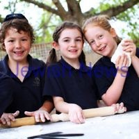 8-4-14. The King David School. Year 2 students making matza. Photo: Peter Haskin 8-4-14. The King David School. Year 2 students making matza. Photo: Peter Haskin