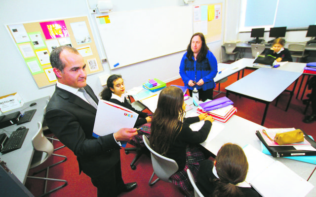 Victorian state educatioin minister and deputy premier, James Merlino visiting Glen Eira College to look at the UJEB programs and hebrew classes. Photo: Peter Haskin