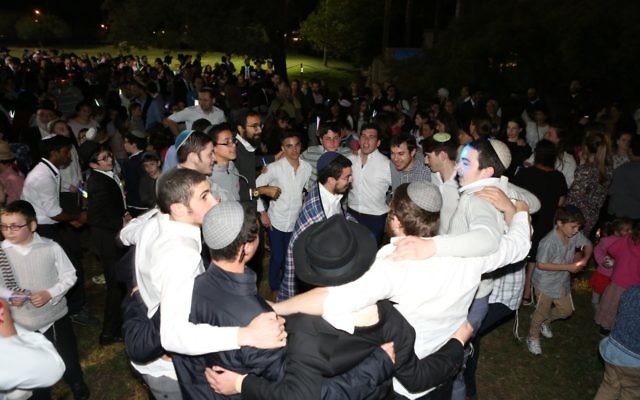 Having fun at the havdalah celebrations in Bondi. Photo: Giselle Haber