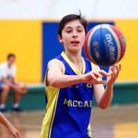 13-2-16. Basketball. Maccabi Under 14 Bulls lost to Timberwolves Giants 27 - 36. Photo: Peter Haskin 13-2-16. Basketball. Maccabi Under 14 Bulls lost to Timberwolves Giants 27 - 36. Photo: Peter Haskin