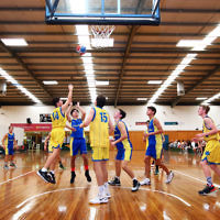 13-2-16. Basketball. Maccabi Under 14 Bulls lost to Timberwolves Giants 27 - 36. Photo: Peter Haskin 13-2-16. Basketball. Maccabi Under 14 Bulls lost to Timberwolves Giants 27 - 36. Photo: Peter Haskin