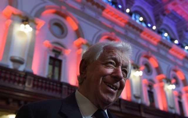 Shopping centre magnate Frank Lowy has been bestowed with a knighthood by the Queen for his contribution to the UK economy.
