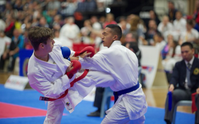 Richard Basckin (left) competing at the 2017 Oceania Senior Championships in March.