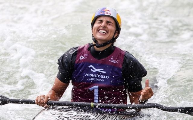 Jessica Fox upon winning gold in the women’s K1 at the 2017 U23 World Championships in Bratislava on July 23. Photo: ICF