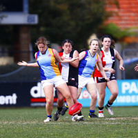 13-8-17. VAFA Women Preliminary Final. AJAX Jackettes were deferated by Old Mentonians 5-6-36 to 5-8-38. Julia Caplan. Photo: Peter Haskin