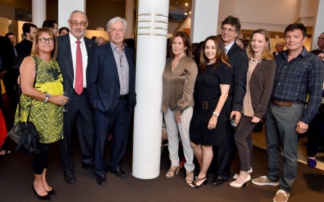 From left: Nanna and Gus Lehrer, Bob and Ruth Magid, Kathy and Greg Shand, Simona and Leon Kamenev standing next to a pillar at the SJM that now
bears their names. Photo: Noel Kessel