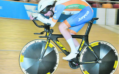 Riley Hart on his way to gold at the 2018 Victoria Elite Track Championships.
