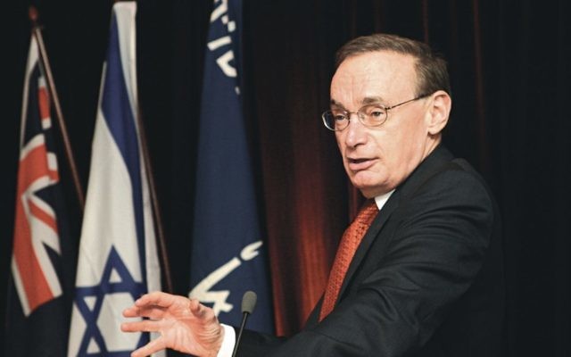 Bob Carr in friendlier times at a 2005 Friends of the Hebrew University function. Photo: Nathan Smith