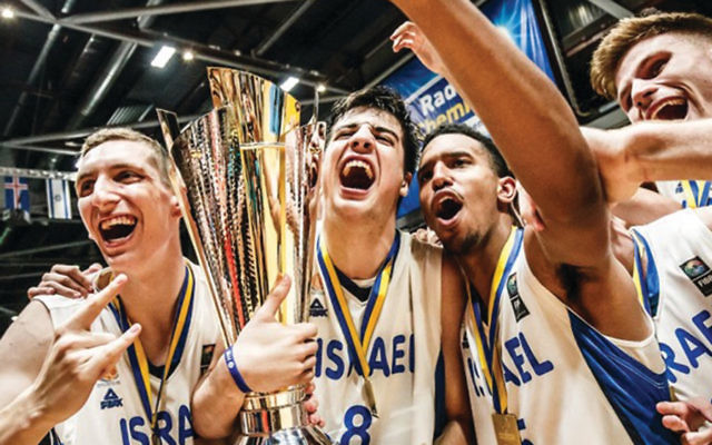 Israel's U20 men's team celebrates with the trophy. Photo: FIBA Europe