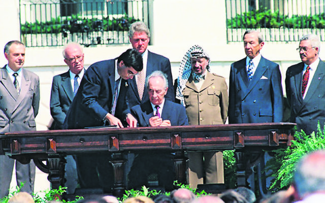 Shimon Peres at the signing ceremony.
Photo: Avi Ohayon/GPO