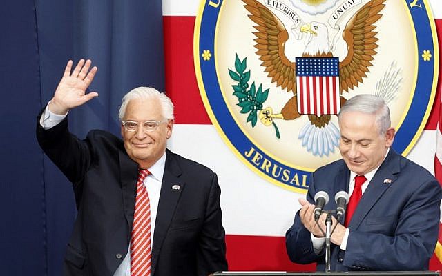 David Friedman (left) with Benjamin Netanyahu in May 2018. Photo: EPA/Abir Sultan