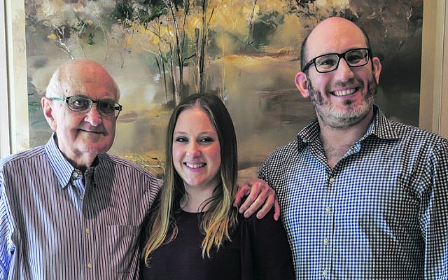 Leon Goldman (left) with daughter
Terri Lazarus and son-in-law
Jonathan Lazarus.