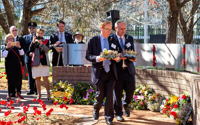 Peter Allen (right) and NAJEX president Roger Selby at the Australian Jewish
War Memorial dedication ceremony last year. Photo: Bradley Cummings