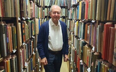 Leo Berkelouw among rare and collectible books at
the Bendooley Estate. Photo: Sophie Deutsch