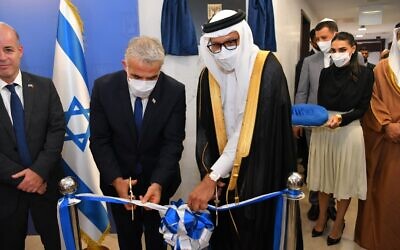 Foreign Minister Yair Lapid and Bahrain’s Foreign Minister Abdullatif al Zayani open Israel’s embassy in Manama, on September 30, 2021. Photo: GPO