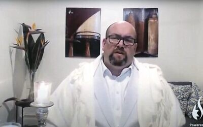 Rabbi Gersh Lazarow delivering his Kol Nidrei sermon last month.
Photo: YouTube screenshot