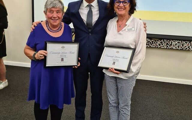 MP Matt Thistlethwaite with award winners Vicki Israel (left) and Kathy Sharp.