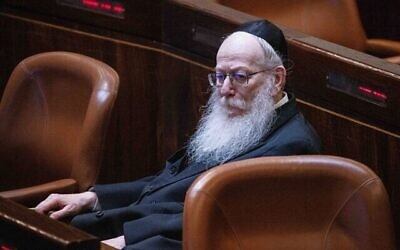 UTJ MK Yaakov Litzman seen during a discussion on a law regarding workleave without payment, during a plenum session in the assembly hall of the Israeli parliament, in Jerusalem, on July 01, 2021. Photo by Yonatan Sindel/Flash90 *** Local Caption *** מליאה
כנסת
חוק החלת
חל"ת
יעקב ליצמן