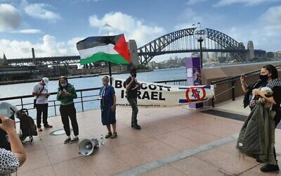 Protesters outside the Sydney Opera House ahead of the performance of Decadance.
Photo: Palestine Justice Movement Sydney, Instagram