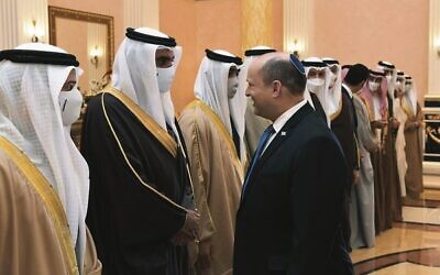 Naftali Bennett was received by an honour guard at the palace of Bahraini Crown Prince and Prime Minister Salman bin Hamad Al Khalifa.
Photo: Haim Zach, GPO