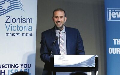 Zeddy Lawrence moderating an AJN-Zionism Victoria state election debate in 2018.Photo: Peter Haskin