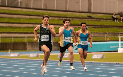Zach Urbach (centre) in the U18 boys' 200m final of the 2022 NSW Junior Track and Field Championships. Photo: Natalie Wong/Beyond The Road