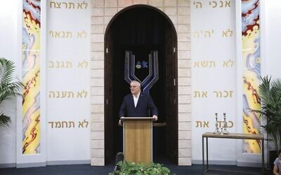 Prime Minister Scott Morrison during his visit to The Ark Centre on Erev Pesach. Photo: Peter Haskin
