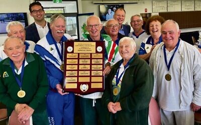 The 2022 Allan Rubenstein Inter-shule Trophy winners, from Toorak Hebrew Congregation and Chabad Port Melbourne, with MPs Josh Burns (back left) and David Southwick (back right).