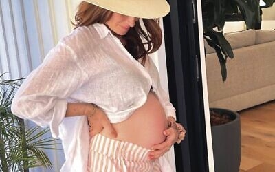 Sarah Levy announcing her pregnancy. Photo: Instagram
