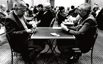 Members of Hakoah Club in Bondi, playing cards and chess. July 30, 1987. 
Photo: Doris Thomas/Fairfax Media via Getty Images