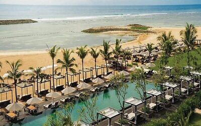 Beachfront at the luxury Apurva Kempinski Bali resort in Nusa Dua, which currently has a Luxury Escapes deal.