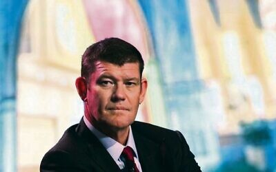 James Packer at a news conference in Macau in 2015. Photo: AP Photo/Kin Cheung
