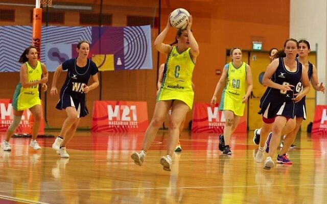 Australia on the attack in the masters netball final versus Israel. Photo: Maccabi Australia Media Team