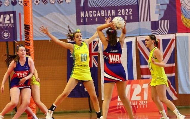 Solid defence by Australia's U16 netball team in their final win against Great Britain. Photo: Maccabi Australia Media Team