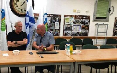 Israel's Defence Minister Benny Gantz (left) met with the Ofir Libstein, mayor of Sha'ar HaNegev.