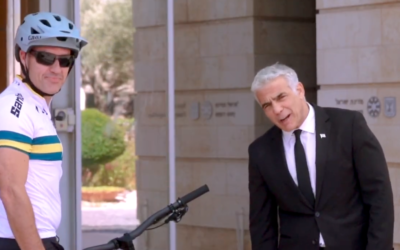 Australian Ambassador to Israel Paul Griffiths meeting Prime Minister Yair Lapid in a promotional video for Maccabiah earlier this year. Photo: Screenshot.