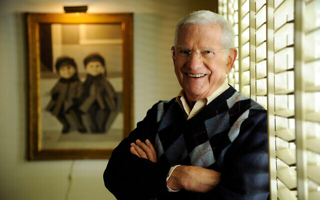 Actor, artist and singer Robert Clary. Photo: Chris Pizzello/Invision/AP, File