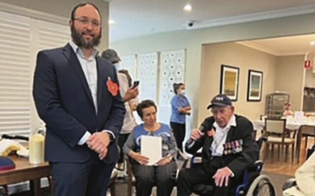 Rabbi Rabin (left) with veteran Gunner Lewis (right).