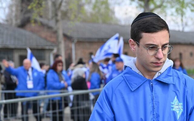 Lautan bendera Israel di Auschwitz – The Australian Jewish News