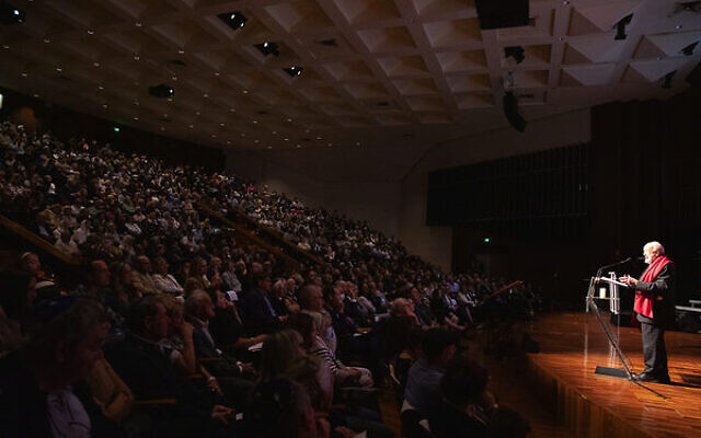 Thomas Keneally AO, Booker Prize-winning author of Schindler's Ark, addressing the sell-out crowd. Photo: Giselle Haber