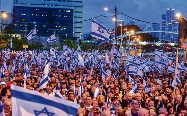 Thousands of Israelis protest against the planned judicial overhaul in Tel Aviv, on April 29, 2023. Photo: Avshalom Sassoni/Flash90