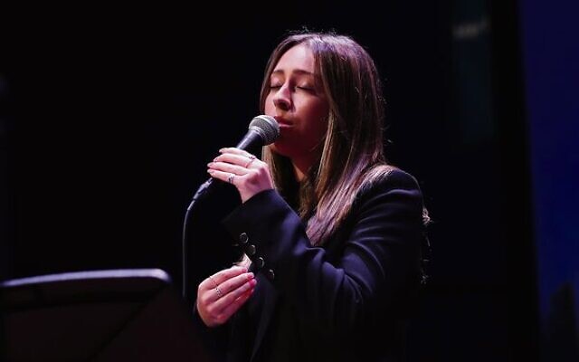 Jemma Cher performs at the Yom Hazikaron commemoration in Melbourne last month.Photo: Peter Haskin