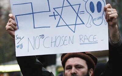 An anti-Israel rally in Melbourne's CBD. Photo: Peter Haskin